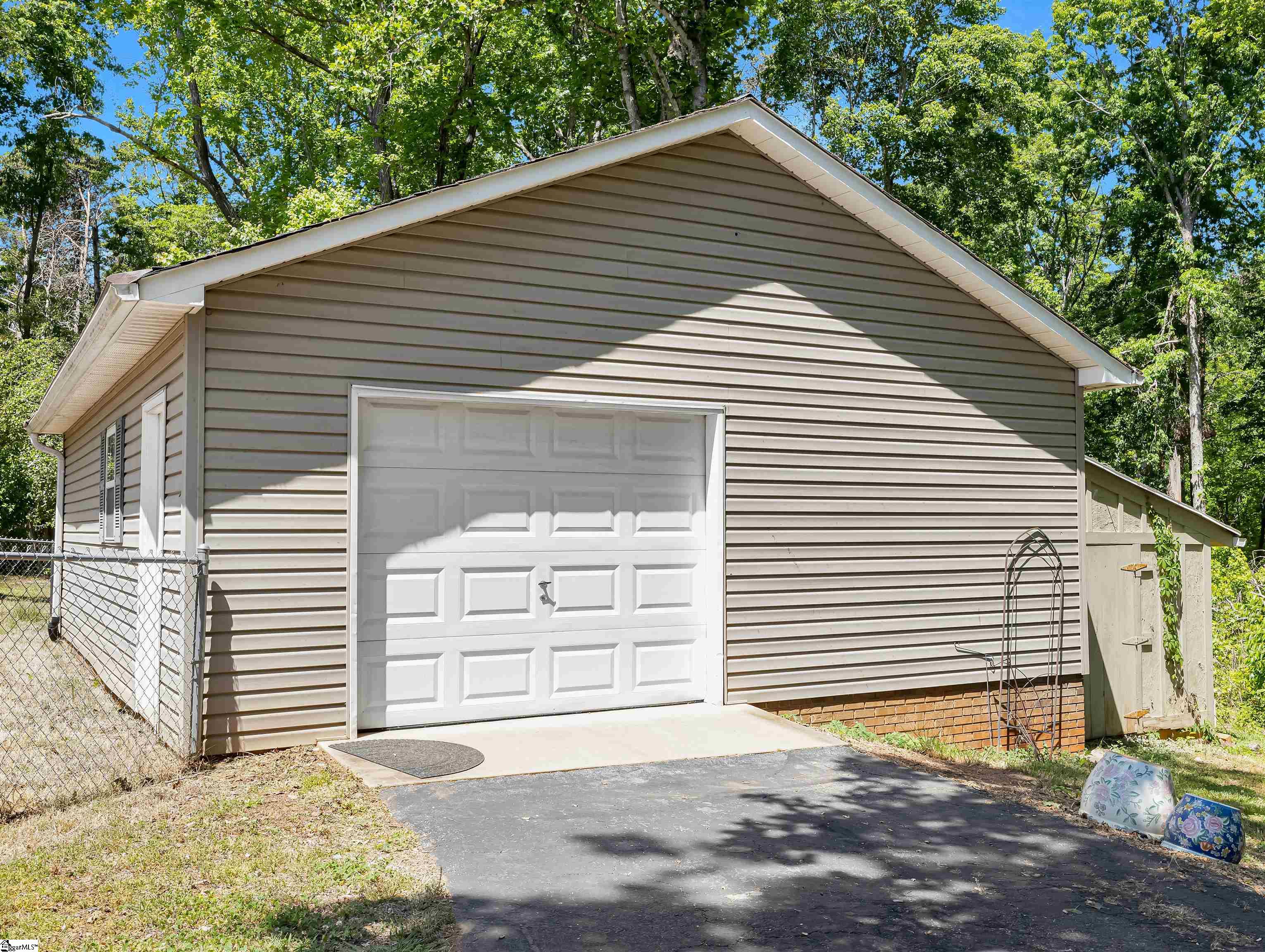 1249 Melvin Hill Road Campobello, SC 29322 - Photo 2 of 36