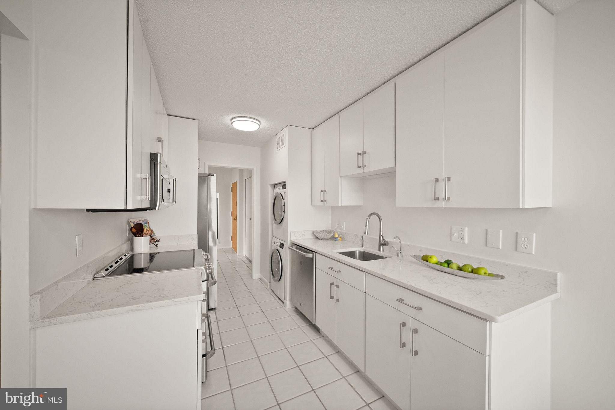 1800 Old Meadow Road, Unit 1601 McLean, VA 22102 - Photo 14 of 46 Kitchen