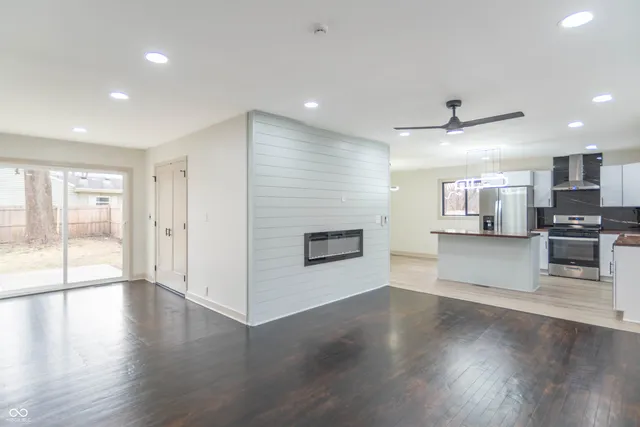 $305,000 | 59 East Greencastle Road, Mooresville, IN 46158