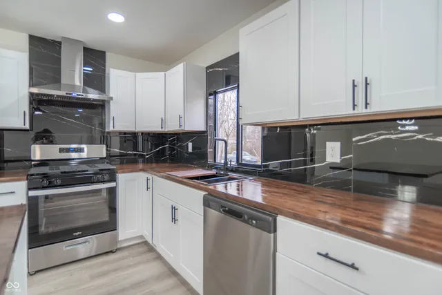 $305,000 | 59 East Greencastle Road, Mooresville, IN 46158