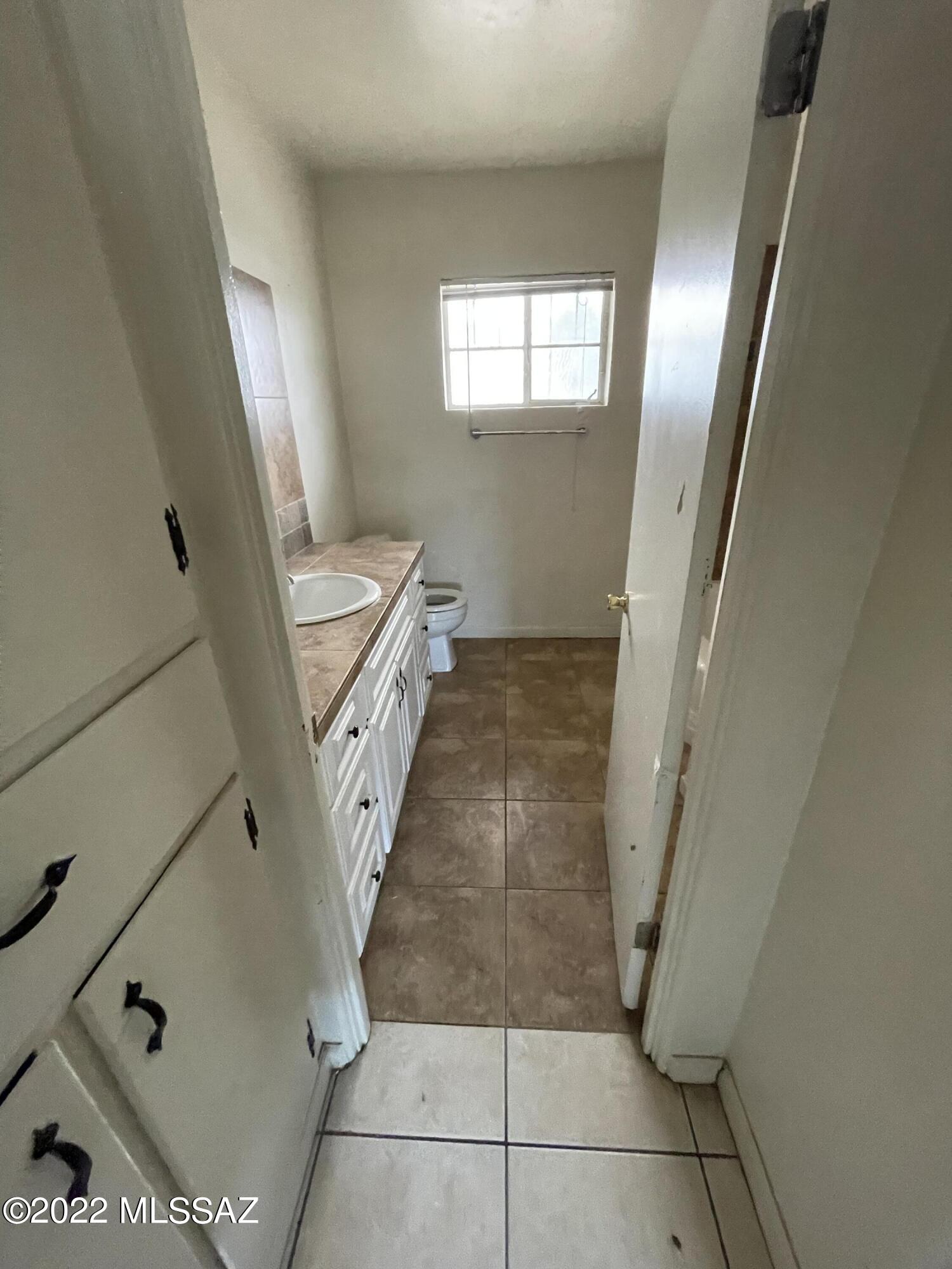 1575 East Grant Road Tucson, AZ 85719 - Photo 5 of 7