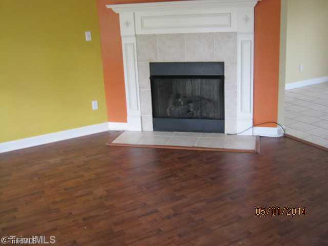 104 Emlee Street Lexington, NC 27295 - Photo 6 of 11 Living Room.
