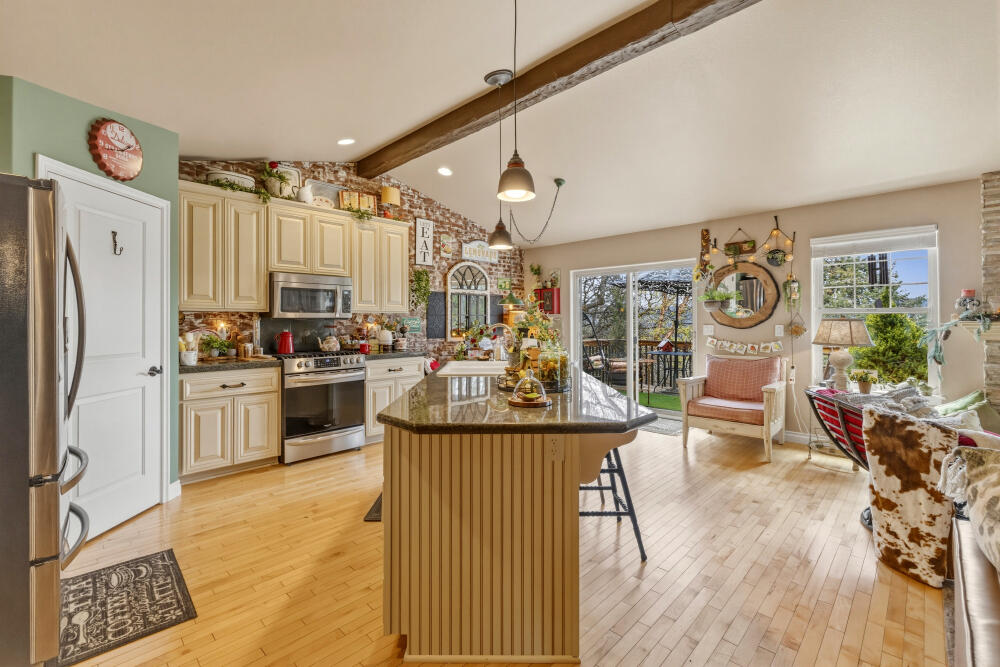 10704 Kestrel Road Klamath Falls, OR 97601 - Photo 17 of 57 Gallery Image 17