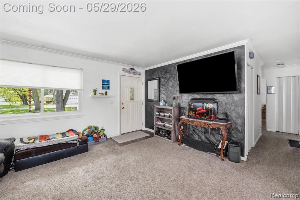 588 Illinois Street Howell, MI 48843 - Photo 4 of 25