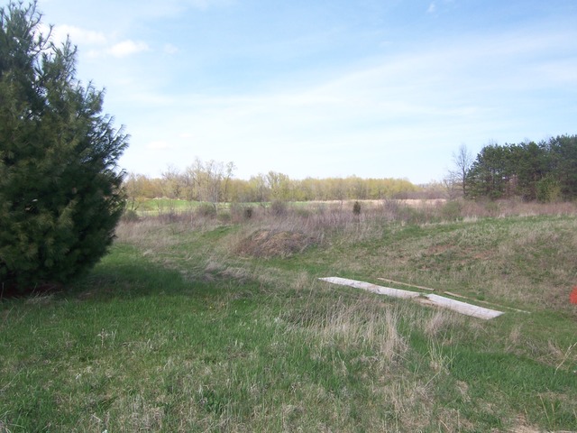 10818 Button Road Hebron, IL 60034 - Photo 2 of 7
