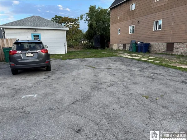 $169,000 | 1799 South Park Avenue, Buffalo, NY 14220