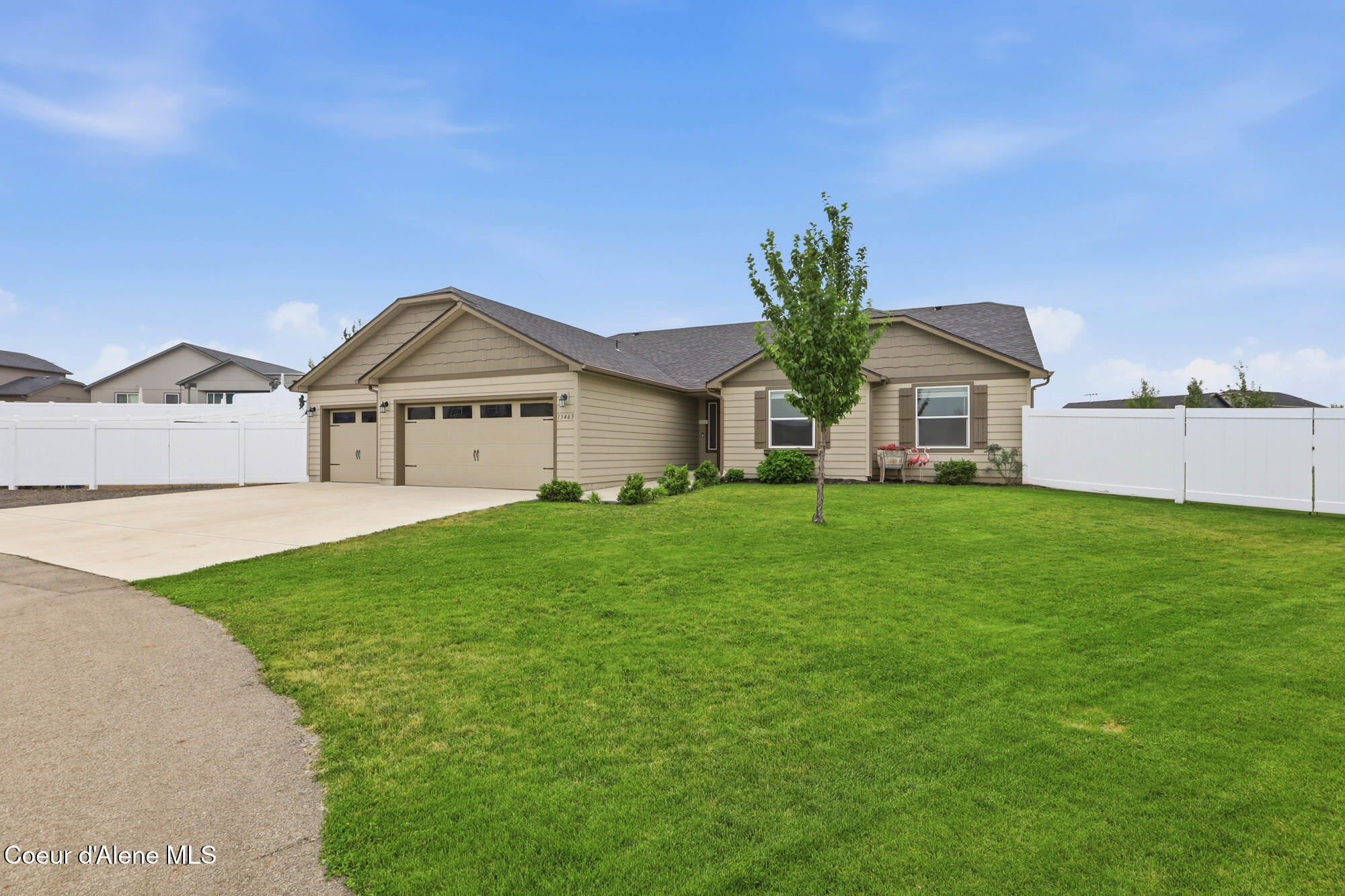 13463 North Axle Court Rathdrum, ID 83858 - Photo 4 of 59 Front