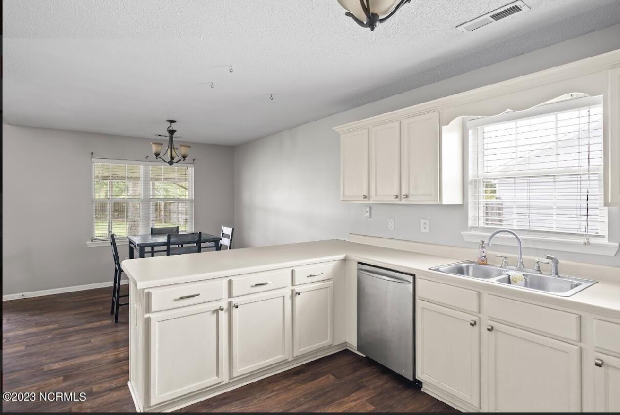 107 Linden Road Richlands, NC 28574 - Photo 8 of 20 3712C0D0-FCB4-427A-9F5C-45DF40E19544