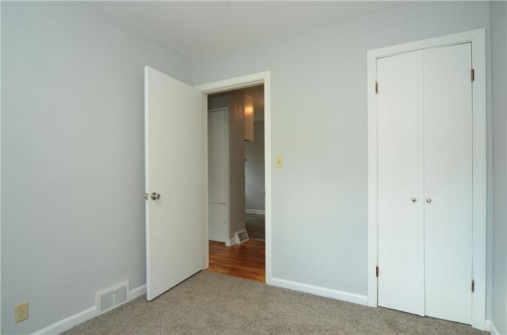 221 Fairview Road Midland, PA 15059 - Photo 17 of 25 Gallery Image 17