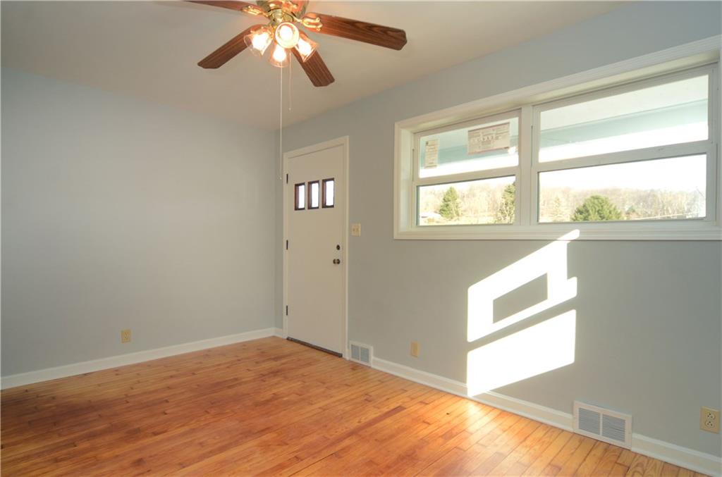 221 Fairview Road Midland, PA 15059 - Photo 6 of 25 Gallery Image 6