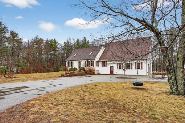 $735,000 | 190 Blackwater Road, Rochester, NH 03867