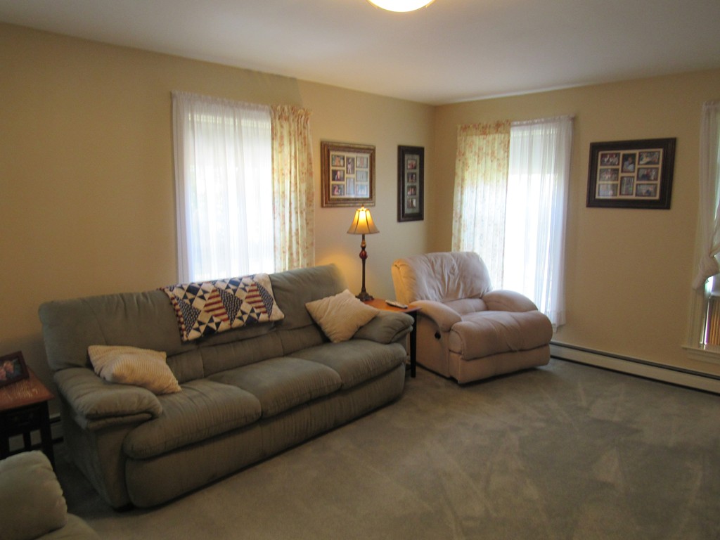 4 Lee Road Deerfield, MA 01373 - Photo 7 of 30 Gallery Image 7