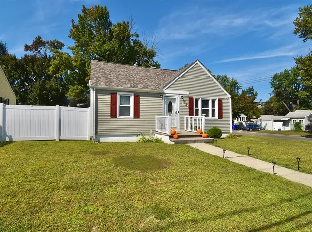 $281,000 | 1060 Liberty Street, Springfield, MA 01104
