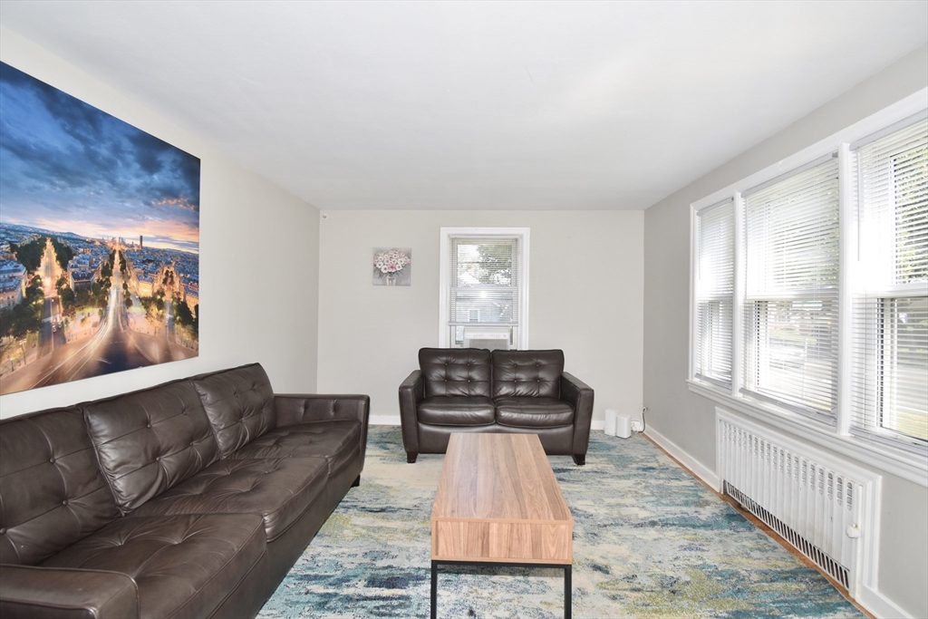 1060 Liberty Street Springfield, MA 01104 - Photo 11 of 37