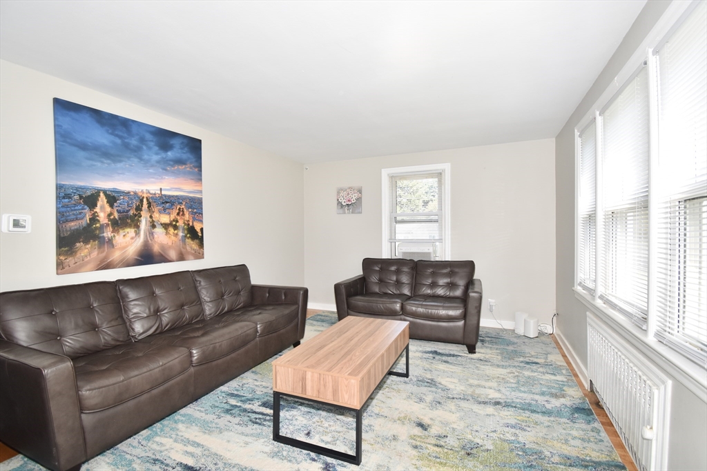 1060 Liberty Street Springfield, MA 01104 - Photo 12 of 37