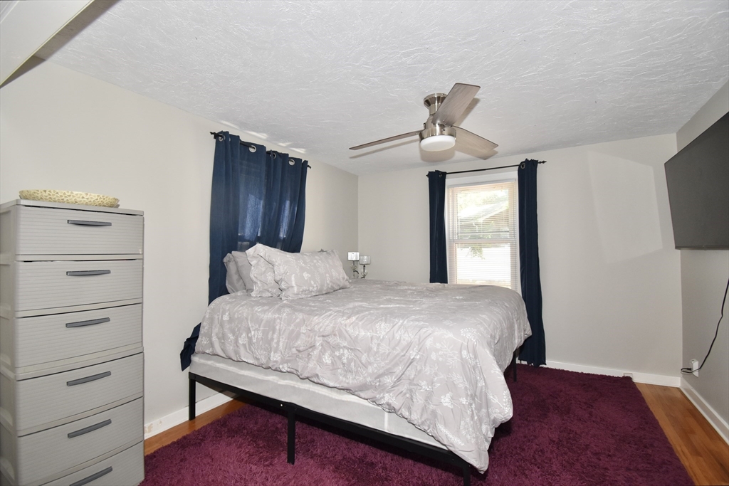 1060 Liberty Street Springfield, MA 01104 - Photo 15 of 37