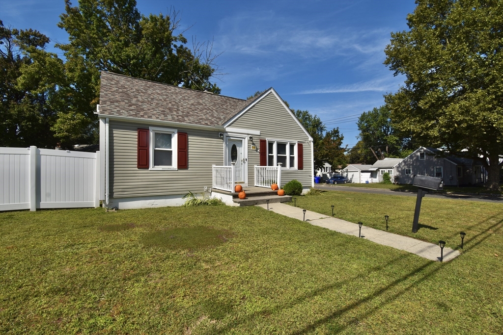 1060 Liberty Street Springfield, MA 01104 - Photo 2 of 37