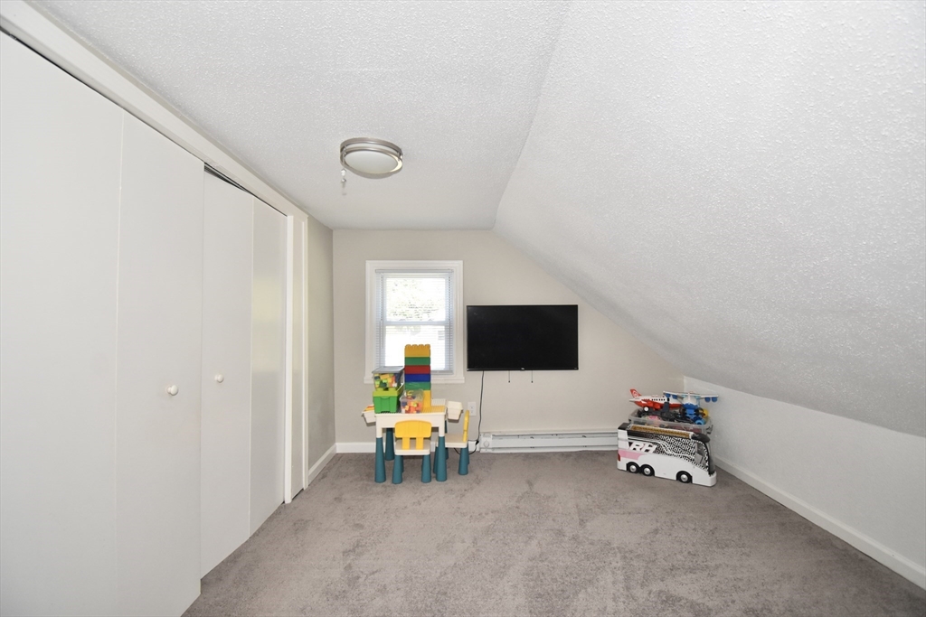 1060 Liberty Street Springfield, MA 01104 - Photo 22 of 37