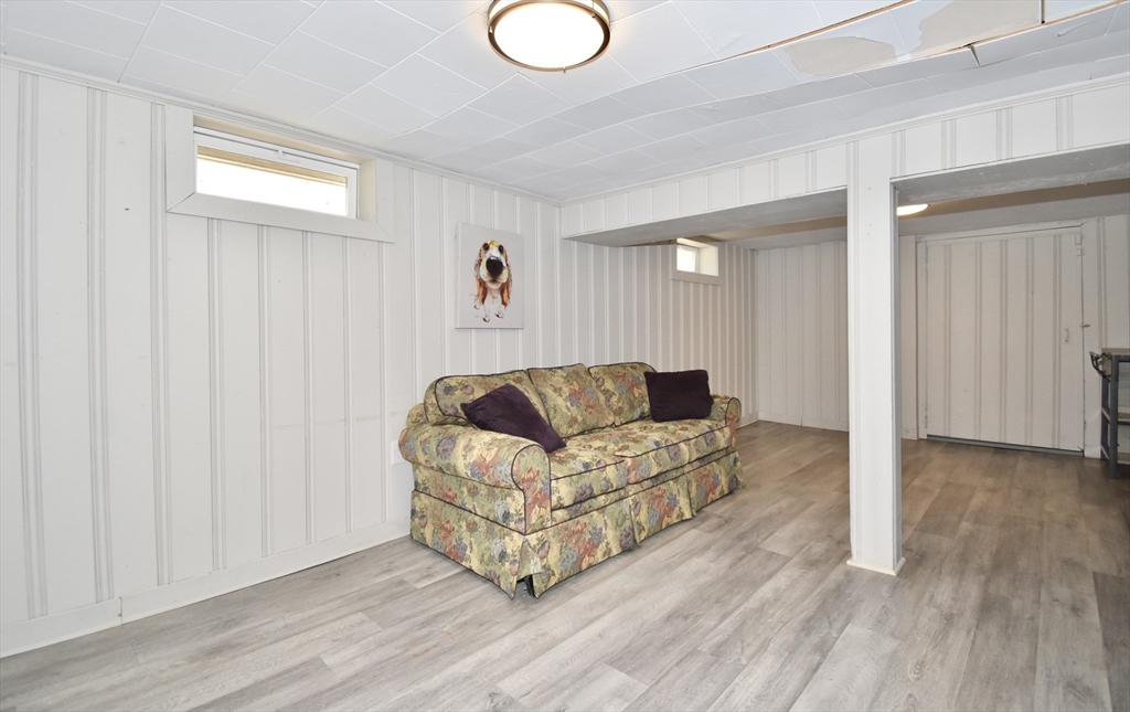 1060 Liberty Street Springfield, MA 01104 - Photo 28 of 37