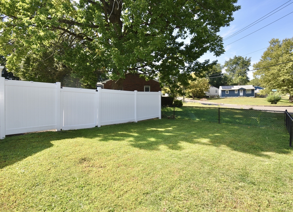 1060 Liberty Street Springfield, MA 01104 - Photo 37 of 37