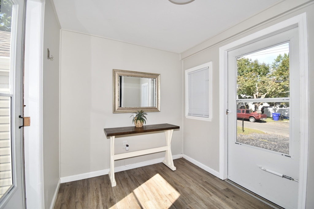 1060 Liberty Street Springfield, MA 01104 - Photo 5 of 37