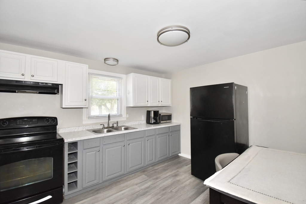 1060 Liberty Street Springfield, MA 01104 - Photo 7 of 37