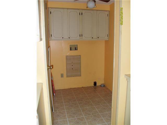 2827 Southwest Monarch Trail Stuart, FL 34997 - Photo 13 of 17 Laundry room