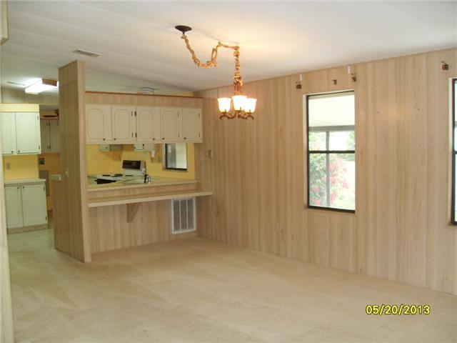 2827 Southwest Monarch Trail Stuart, FL 34997 - Photo 4 of 17 Good size dining area
