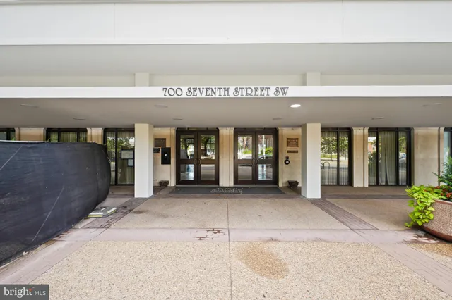 $355,000 | 700 7th Street Southwest, Unit 110, Washington, DC 20024