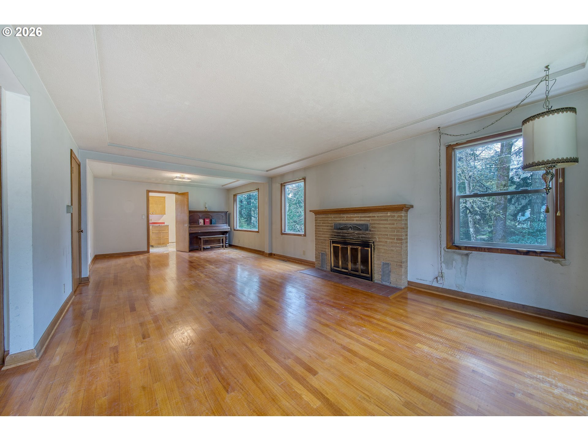 5730 Southwest Shattuck Road Portland, OR 97221 - Photo 5 of 48 Living Room/Entrance