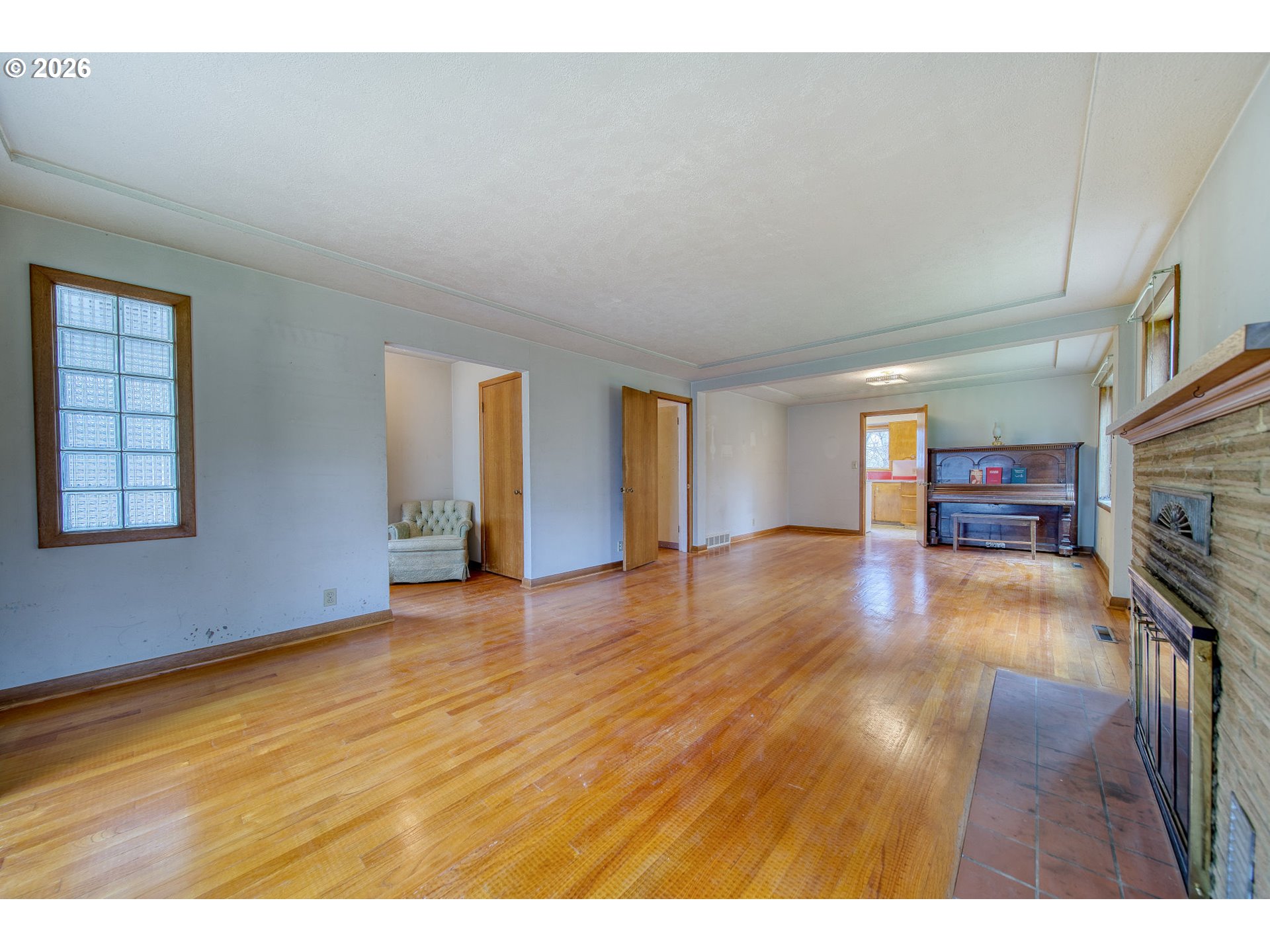 5730 Southwest Shattuck Road Portland, OR 97221 - Photo 7 of 48 Living Room