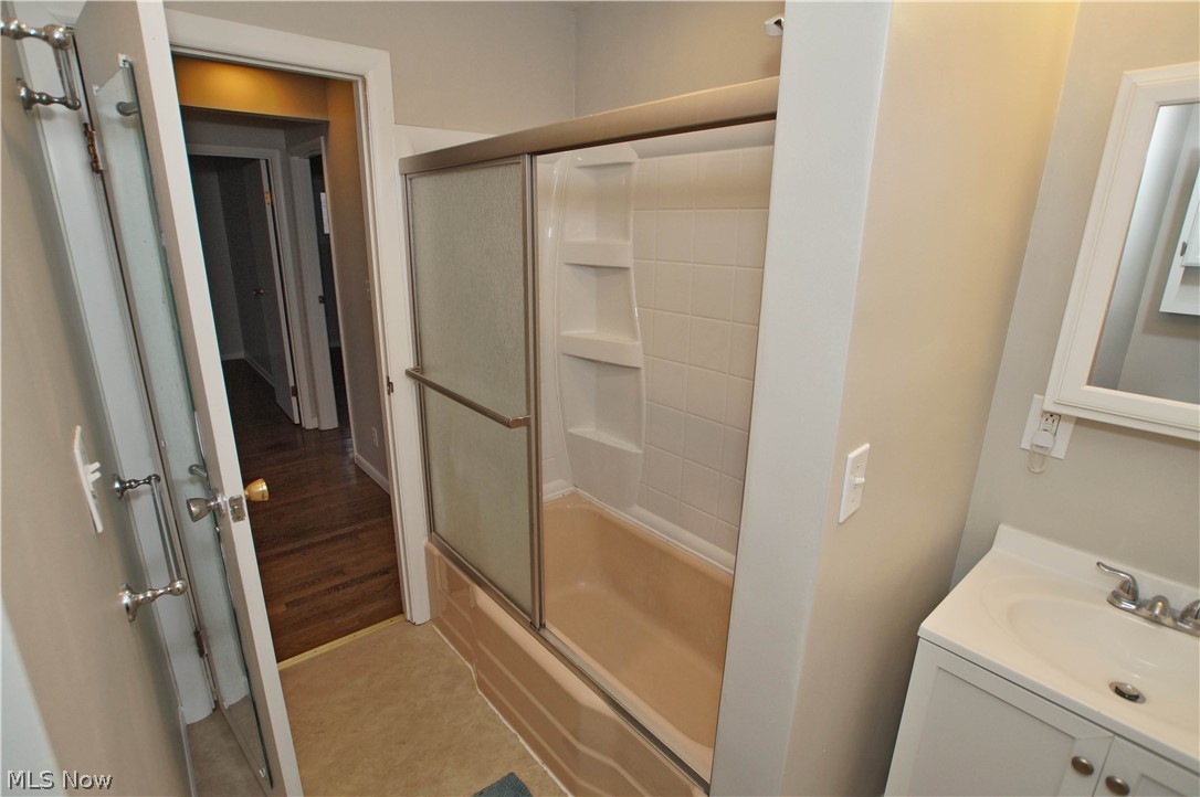 673 Som Center Road Cleveland, OH 44143 - Photo 17 of 34 Gallery Image 17