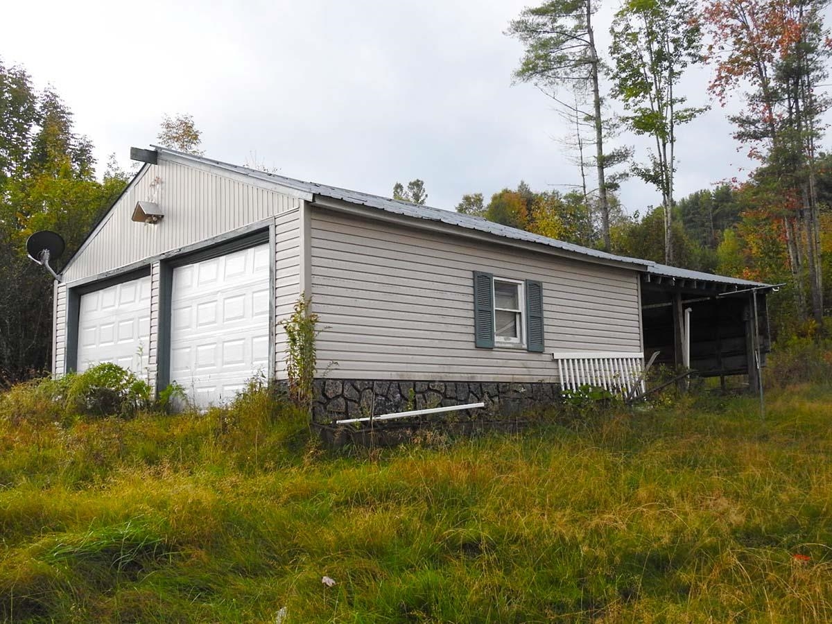 529 Center Road Middlesex, VT 05602 - Photo 4 of 34