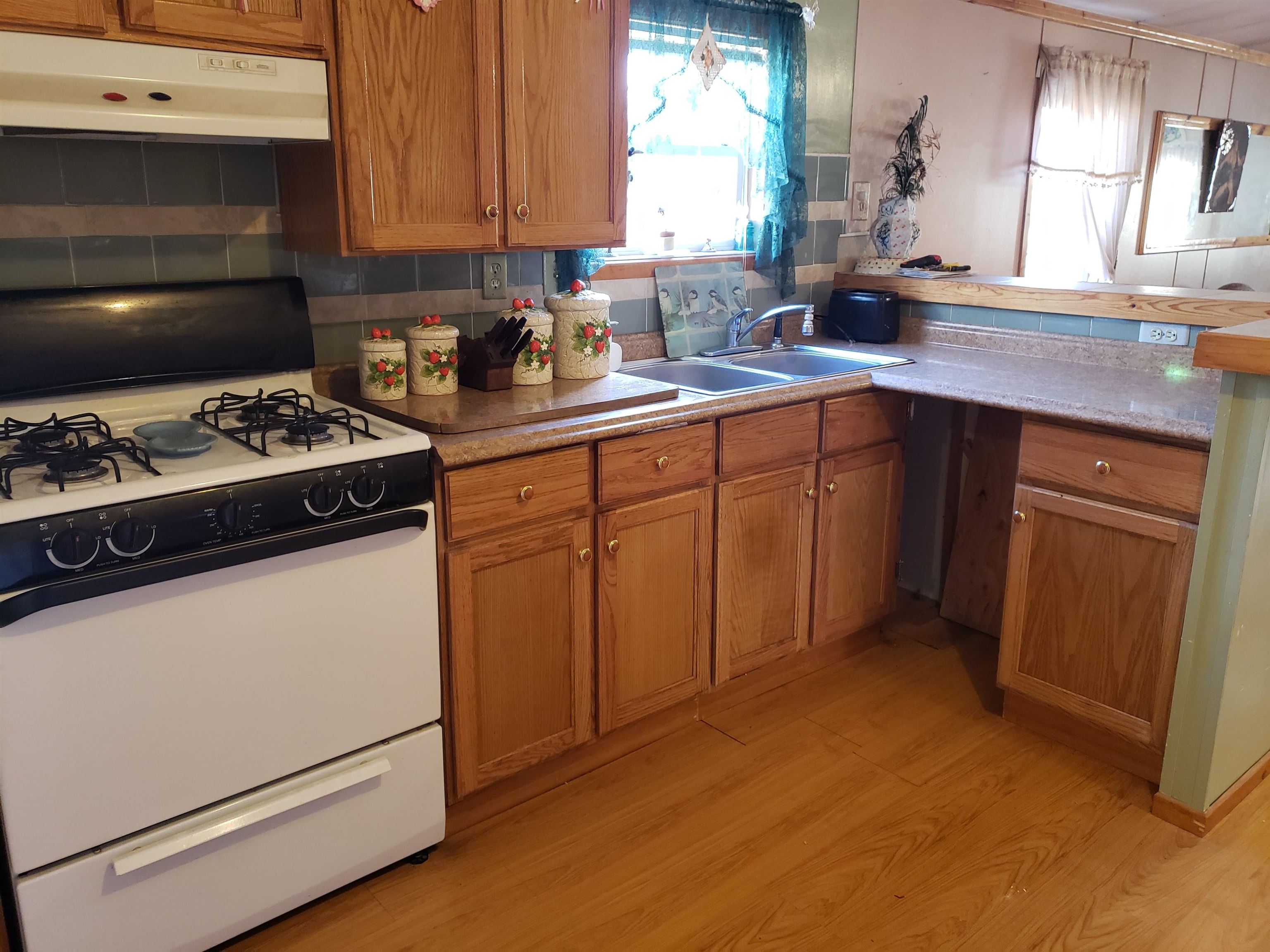 529 Center Road Middlesex, VT 05602 - Photo 6 of 34