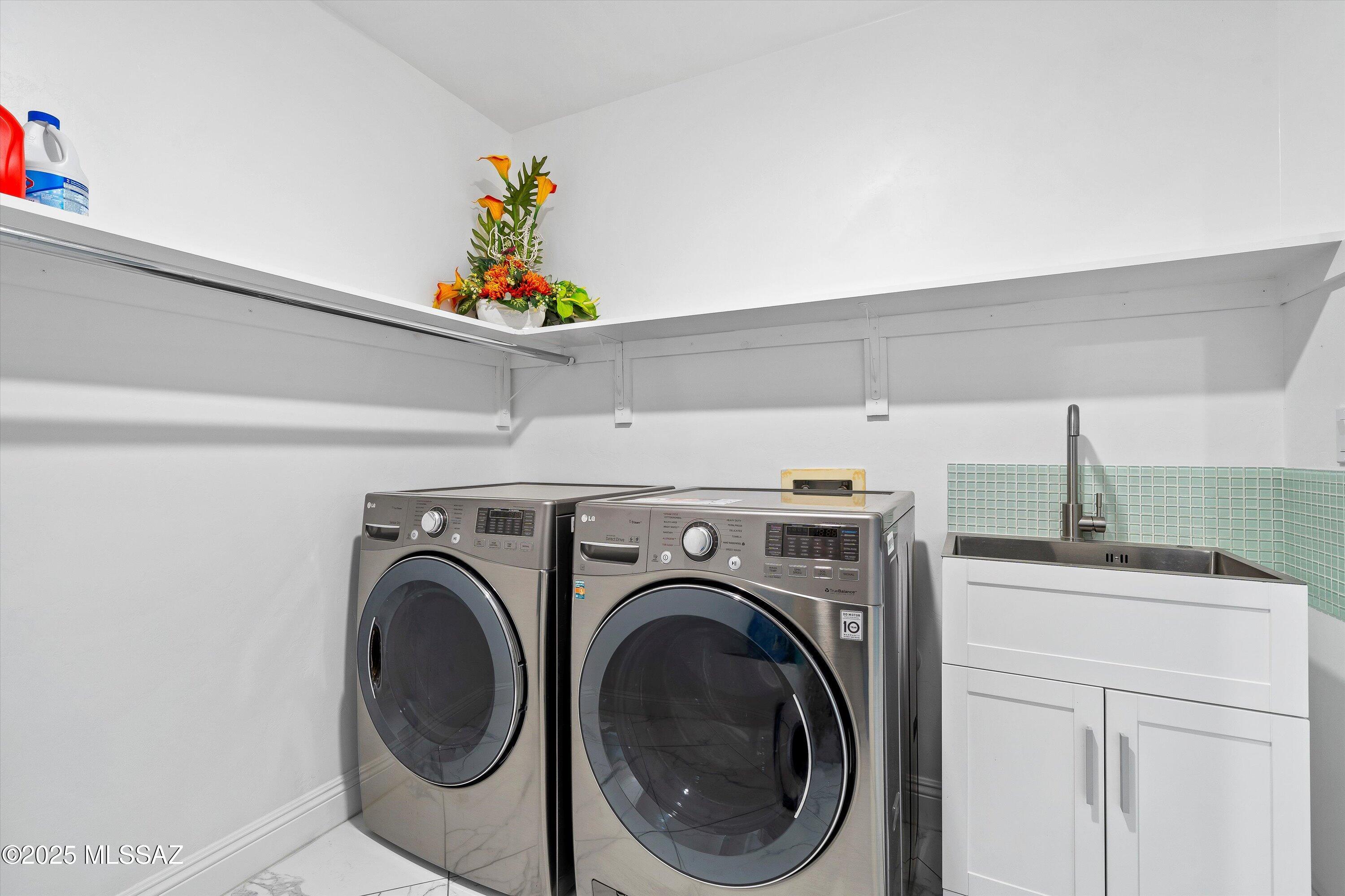 4620 East Swans Nest Road Tucson, AZ 85718 - Photo 32 of 45 Laundry Room
