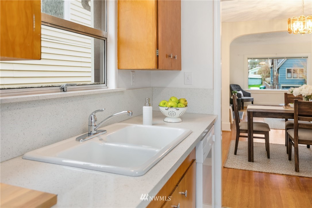 528 North 71st Street Seattle, WA 98103 - Photo 12 of 22 Gallery Image 12