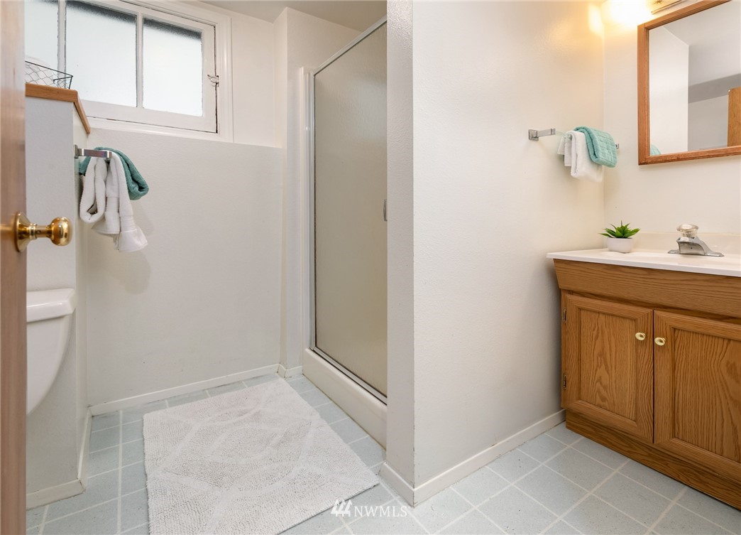 528 North 71st Street Seattle, WA 98103 - Photo 17 of 22 Gallery Image 17