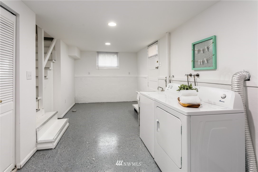 528 North 71st Street Seattle, WA 98103 - Photo 20 of 22 Gallery Image 20