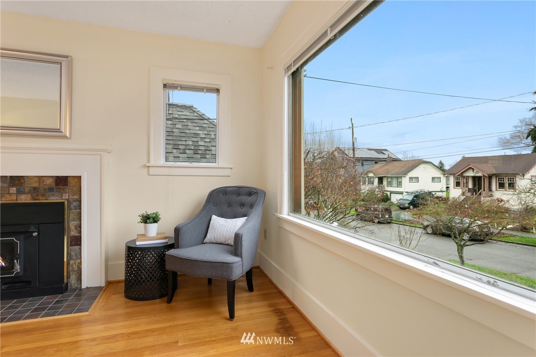 528 North 71st Street Seattle, WA 98103 - Photo 3 of 22 Gallery Image 3