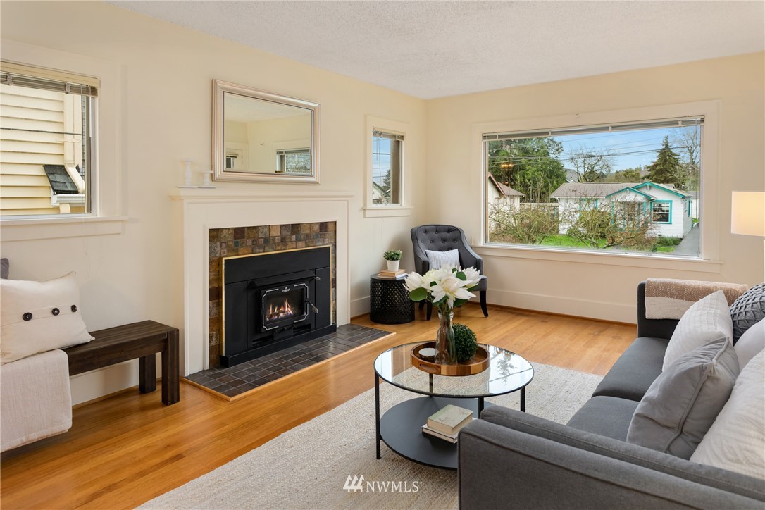 528 North 71st Street Seattle, WA 98103 - Photo 7 of 22 Gallery Image 7