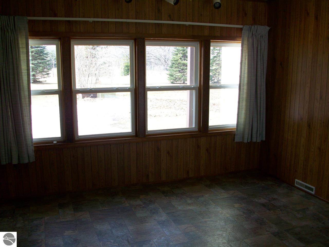 271 Harwood Road Beulah, MI 49617 - Photo 28 of 34 1782308-27.JPG