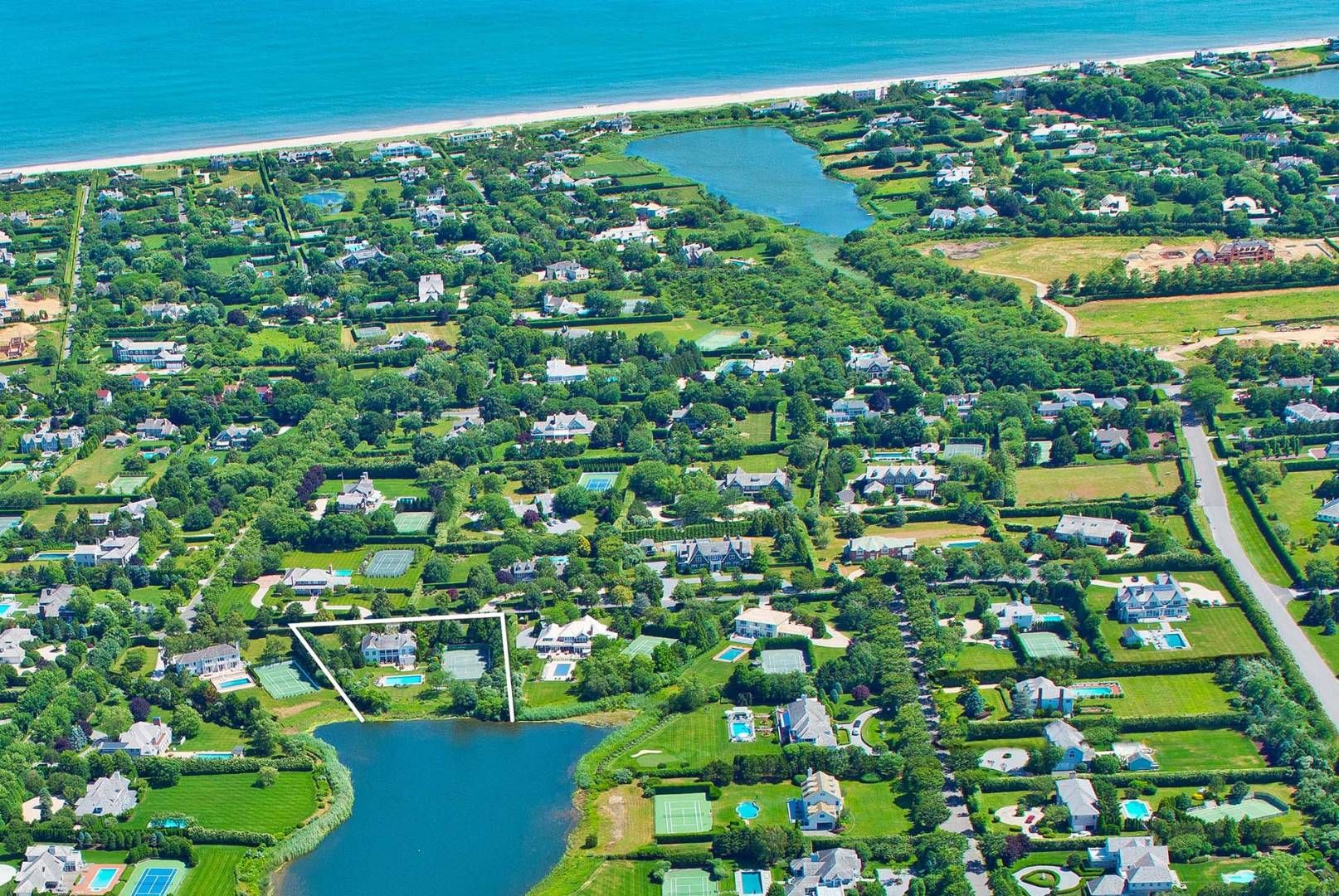 39 Pheasant Close South Southampton, NY 11968 - Photo 1 of 19 a view of a city