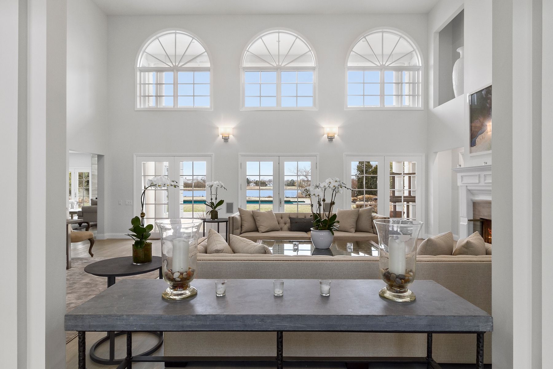39 Pheasant Close South Southampton, NY 11968 - Photo 3 of 19 a view of a dining room with furniture and chandelier