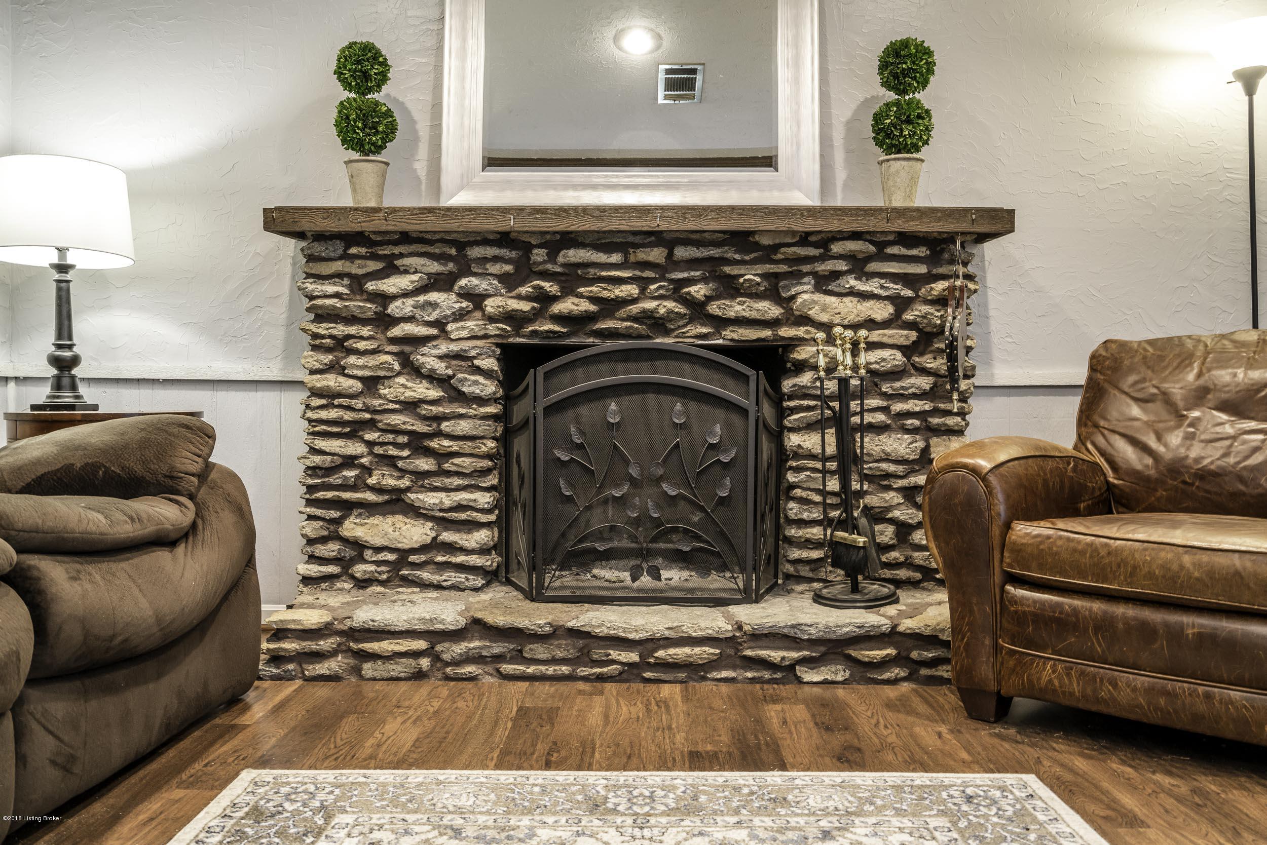 8132 Rochelle Road Louisville, KY 40228 - Photo 15 of 38 15