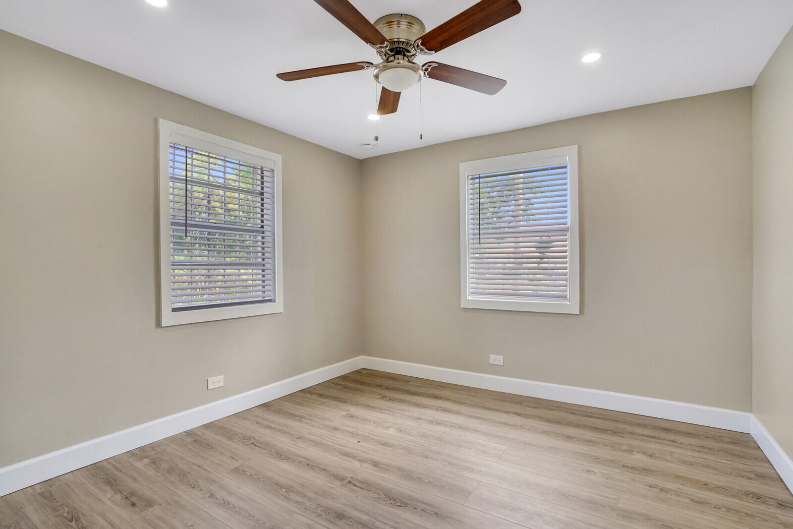 1225 West 10th Street, Unit APARTMENT B Riviera Beach, FL 33404 - Photo 9 of 13 20240801044253032652000000-o