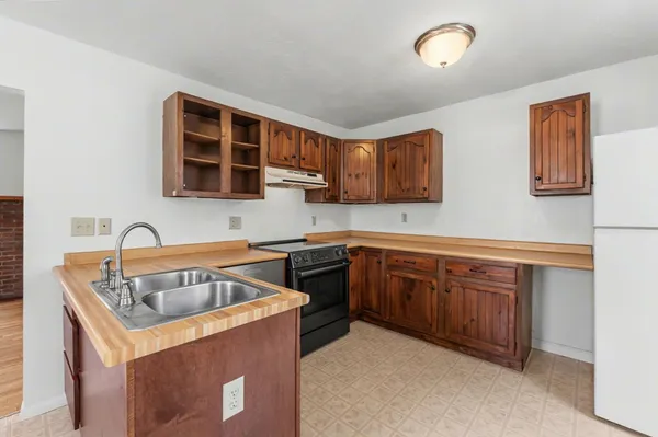 $389,900 | 19 Grand Avenue, Nashua, NH 03060