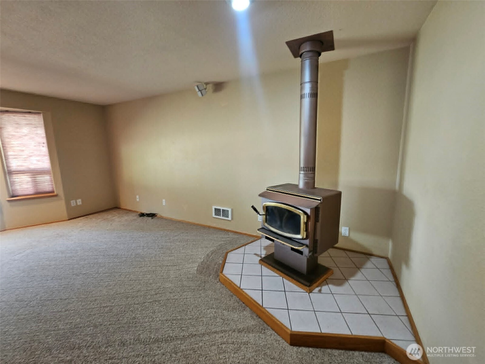 701 East Rd Of Tralee Shelton, WA 98584 - Photo 3 of 9