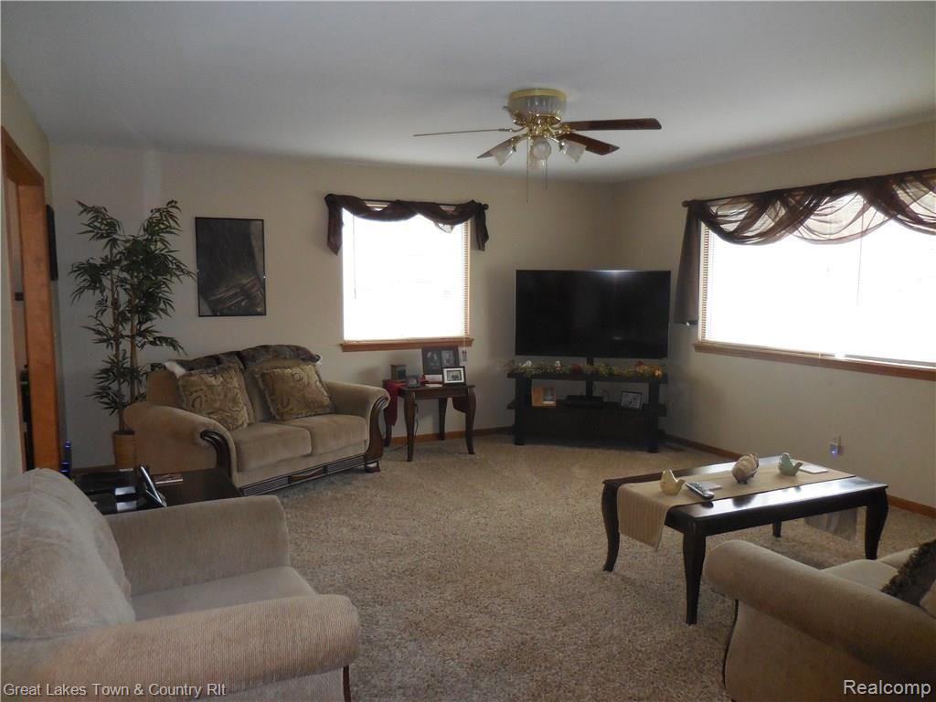 116 South Elm Grove Road Lapeer, MI 48446 - Photo 2 of 26 DSCN2590.JPG