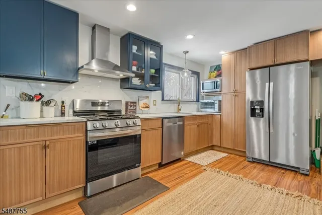 $999,000 | 8 Highmont Terrace, Montclair, NJ 07042