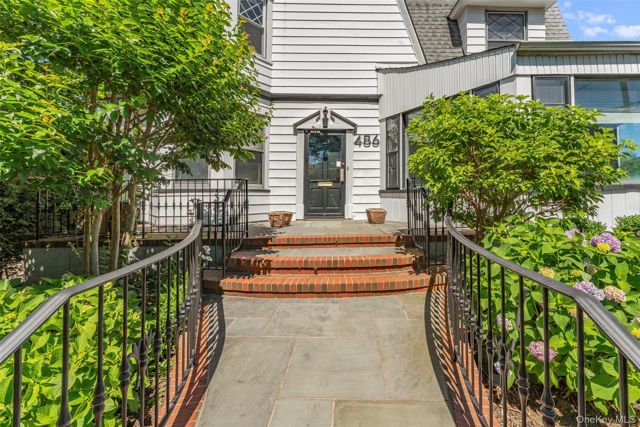 486 Oxford Road Cedarhurst, NY 11516 - Photo 2 of 31